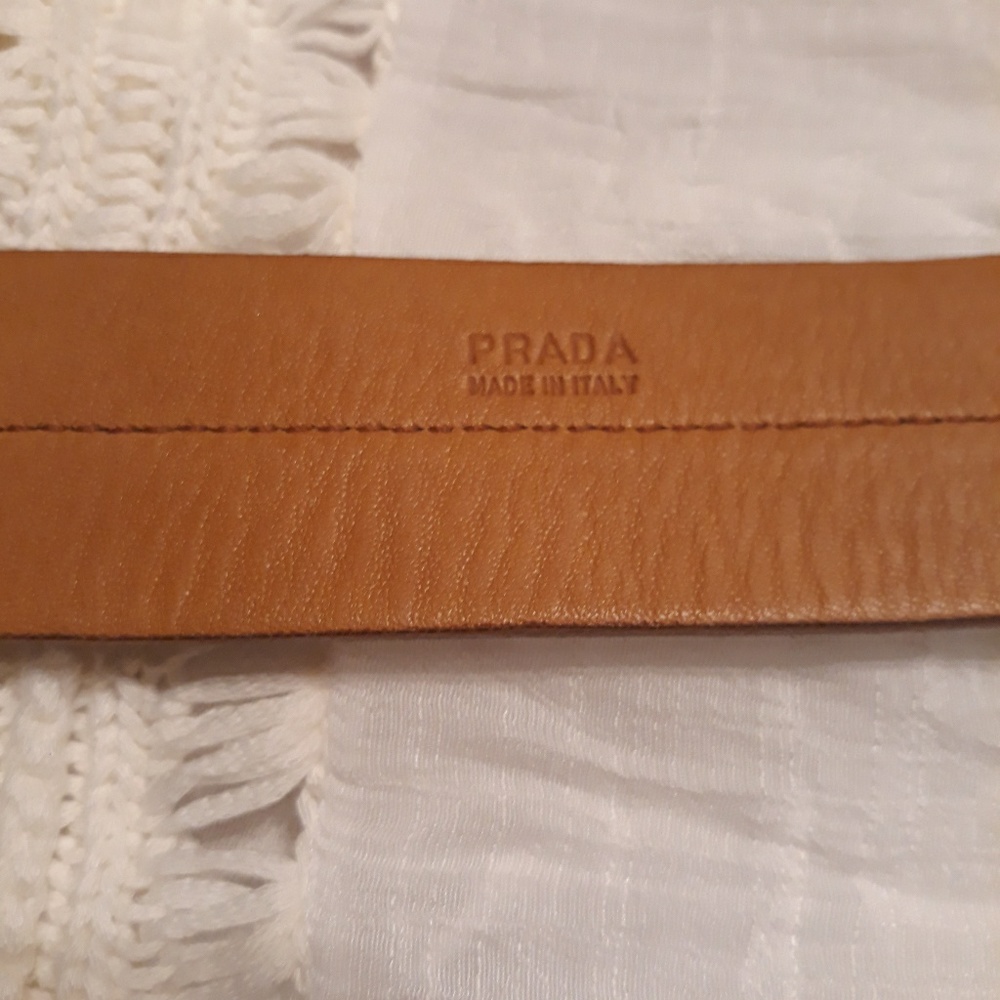 PRADA - Picture 5 of 8